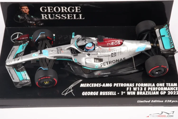 Mercedes W13 - George Russell (2022), Vítěz Brazílie, 1:43 Minichamps