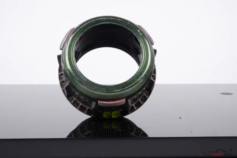 Red Bull RB12 green wheel nut (2016)