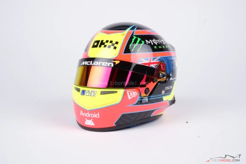Oscar Piastri 2025 McLaren mini přilba, 1:2 Bell