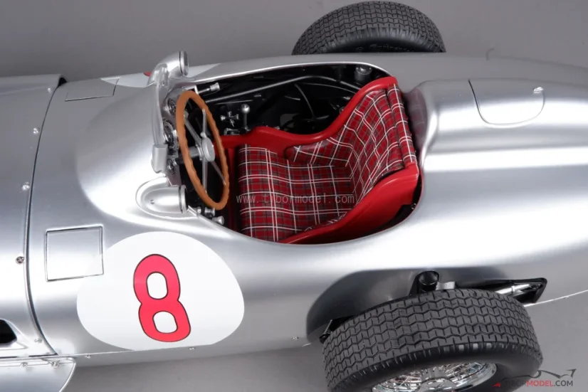 Mercedes W196R - J. M. Fangio (1955) Mistr světa, 1:8 Ixo