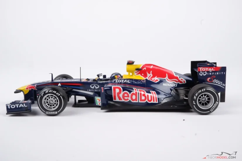 Model car Red Bull RB7 Vettel 2011, 1:18 Minichamps | Tibormodel.com