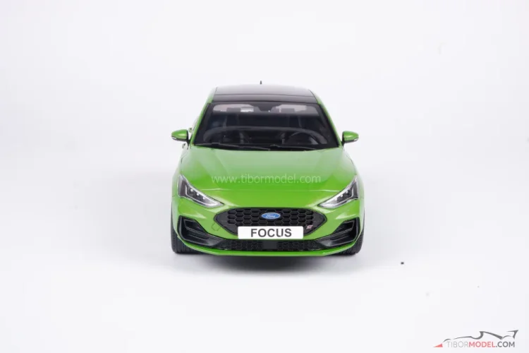 Ford Focus ST (2022) zelený, 1:18 MCG