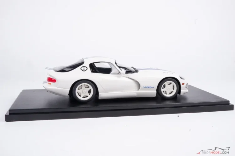 Dodge Viper GTS (1996) biely, 1:18 GT Spirit