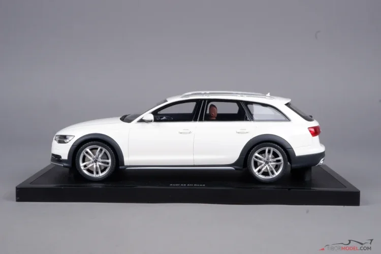 Audi C7 All Road (2005) white, 1:18 Ottomobile