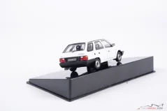 Skoda Forman fehér (1990), 1:43 Ixo