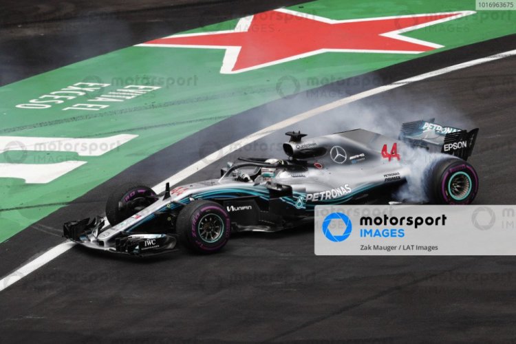 Mercedes W09 - Lewis Hamilton (2018), Mistr světa, 1:18 Minichamps