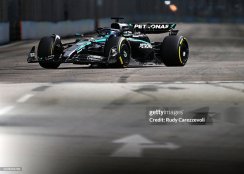 Mercedes W16 - George Russell (2025), Víťaz VC Singapuru, 1:43 Minichamps