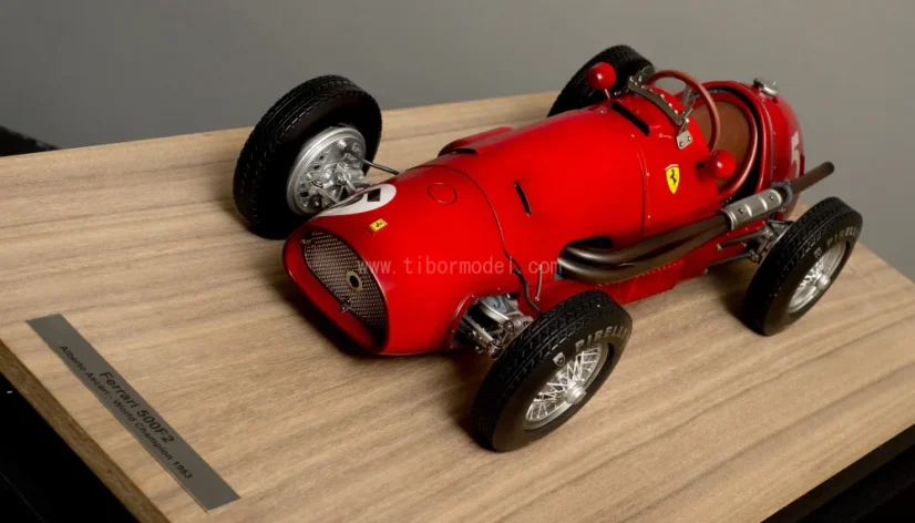 Ferrari 500 F2 - Alberto Ascari (1953) Silverstone, 1:8 měřítko