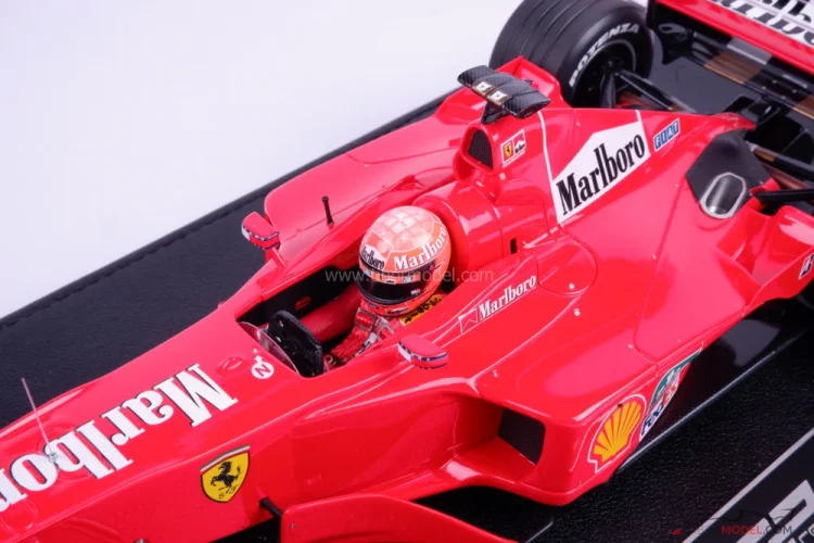 フェラーリF1-2000 1/18 マルボロ仕様 モデルカー フェラーリF1-2000 1/18 マルボロ仕様 モデルカー フェラーリF1