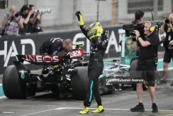 Mercedes W15 - Lewis Hamilton (2024), Last race in Mercedes, Abu Dhabi GP, with driver figurine, 1:43 Minichamps