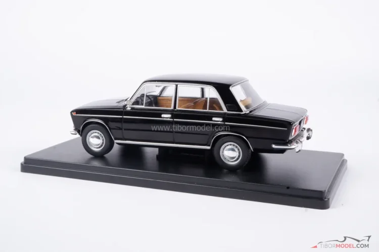 Lada 1500 čierna, 1:24 Whitebox
