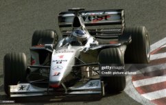 McLaren MP4/14 - Mika Häkkinen (1999), Winner Japanese GP, with driver figure, 1:18 GP Replicas