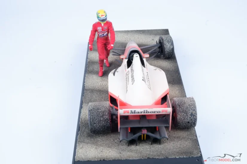 Diorama McLaren MP4/5B - Ayrton Senna nehoda 1990 Suzuka, 1:18