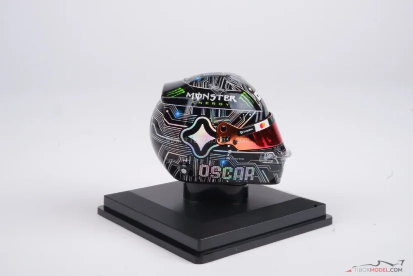 Oscar Piastri 2025 VC USA mini prilba, McLaren F1 Team, 1:5 Spark