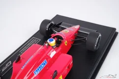 Ferrari F1-87 - Michele Alboreto (1987), Austrália, s figúrkou pilota, 1:18 GP Replicas