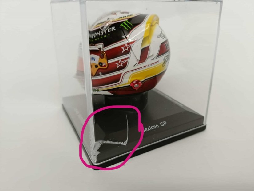 Lewis Hamilton 2018 World Champion, Mercedes helmet, 1:5 Spark