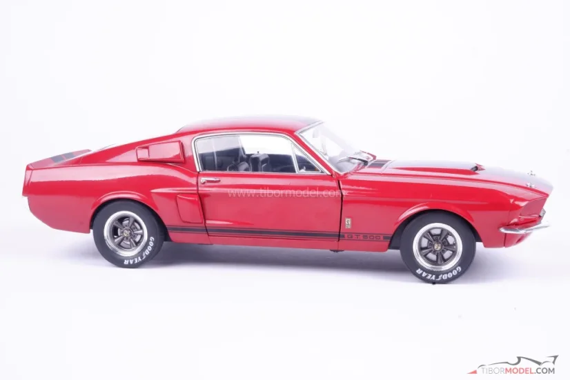 Shelby GT500 (1967) vínově červená, 1:18 Solido