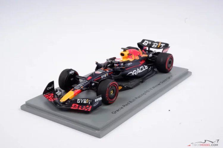 Red Bull RB18 - Max Verstappen (2022), VC Holandska, 1:43 Spark
