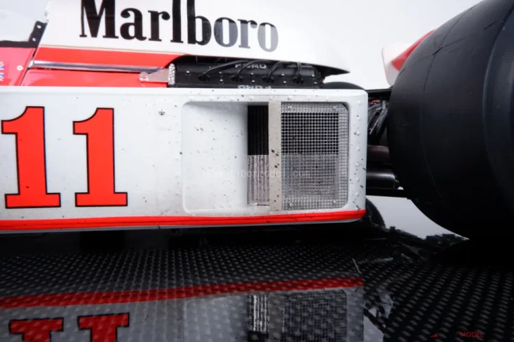 McLaren M23D - James Hunt (1976), Majster sveta, 1:8 Entex