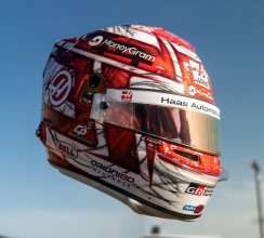 Esteban Ocon 2025 Japanese GP mini helmet, Haas F1 Team helmet, 1:5 Spark
