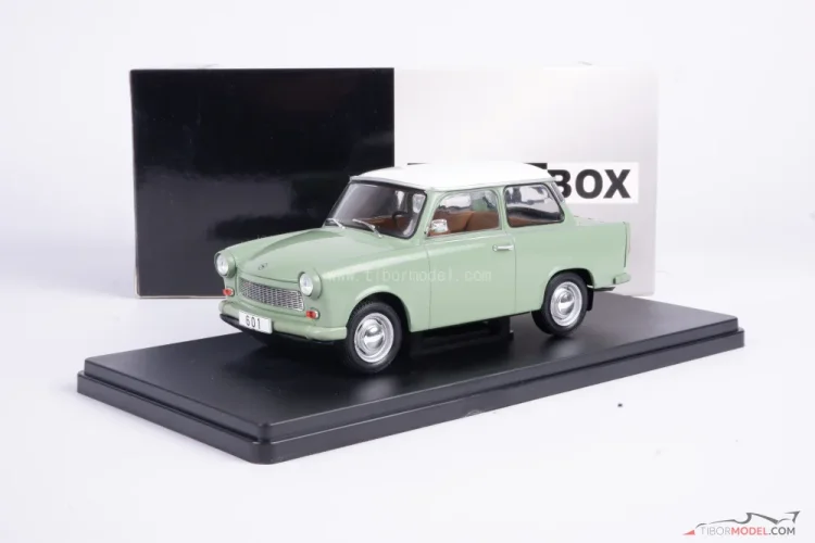 Trabant 601 (1965) zöld, 1:24 Whitebox