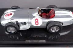Mercedes W196R - J. M. Fangio (1955) World Champion, 1:8 Ixo