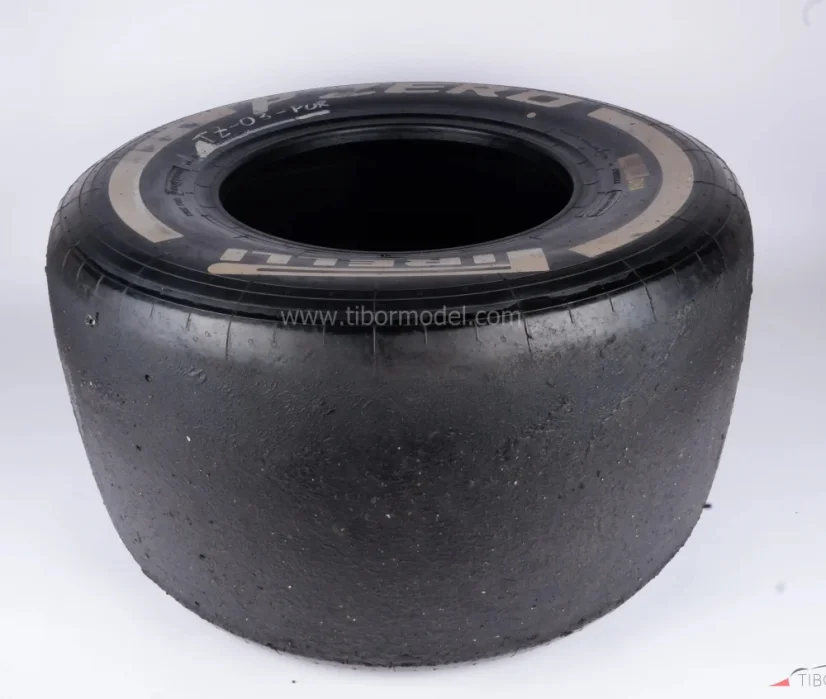 Pirelli PZero Medium ľavá zadná pneumatika (2016)