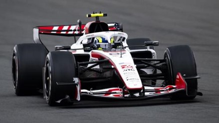 Haas VF-26 - Oliver Bearman (2026), VC Číny, 1:18 Spark