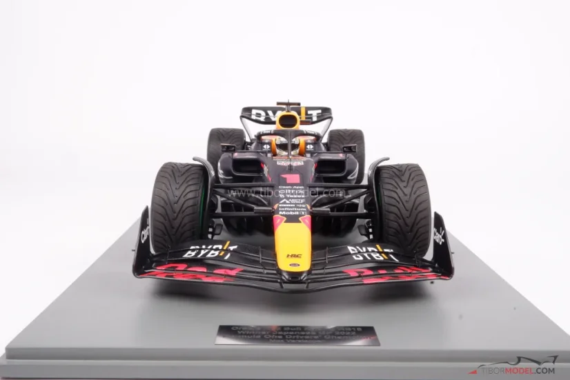 Red Bull RB18 - Max Verstappen (2022), Winner Japanese GP, 1:12 Spark