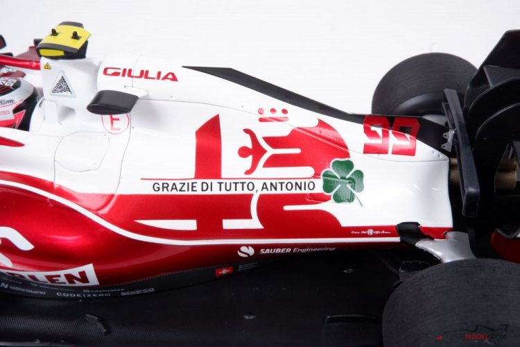 Alfa Romeo C41 - A. Giovinazzi (2021), Last GP, 1:18 Minichamps
