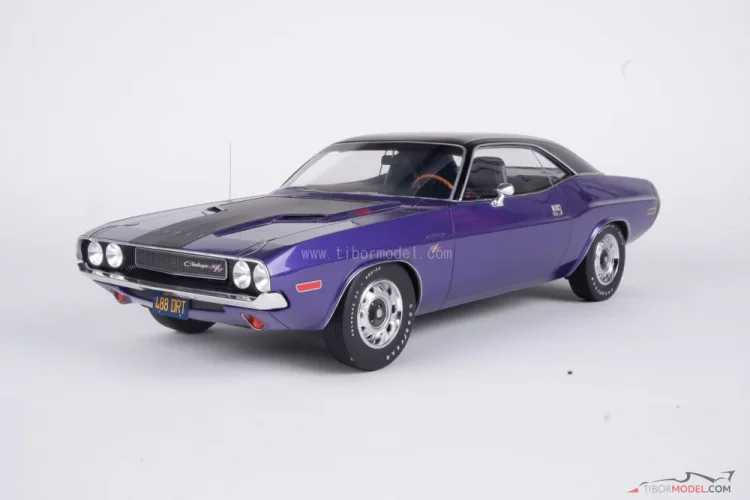 Dodge Challenger R/T (1970) fialový, 1:12 Ottomobile