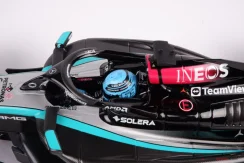 Mercedes W15 - George Russell (2024), 1:18 Minichamps