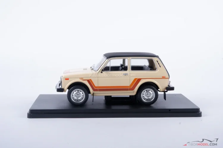 Lada Niva 5000 bézs (1980), 1:24 Whitebox