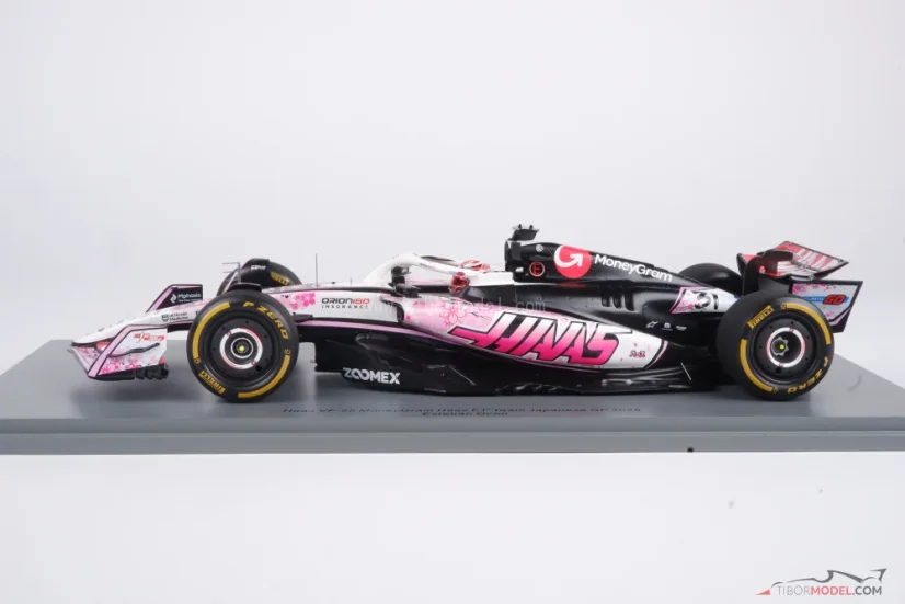 Haas VF-25 - Esteban Ocon (2025), VC Japonska, 1:18 Spark