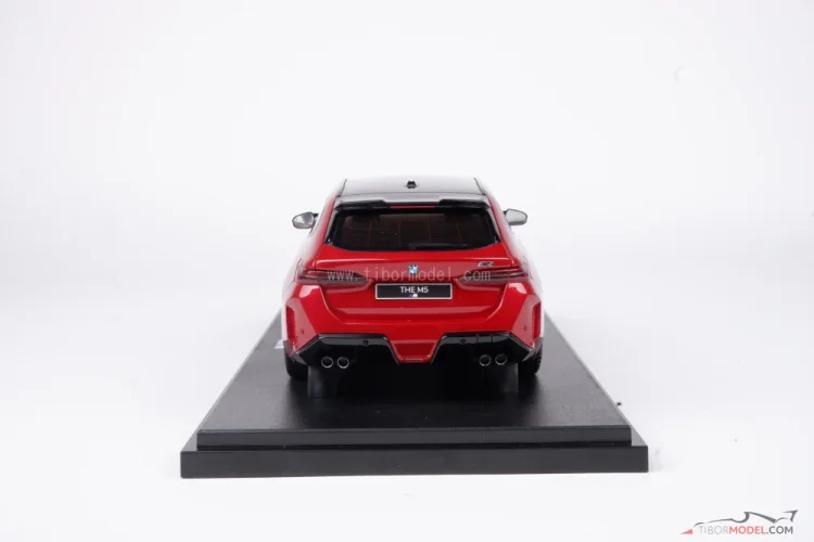 BMW M5 Touring (2025) červené, 1:18 GT Spirit