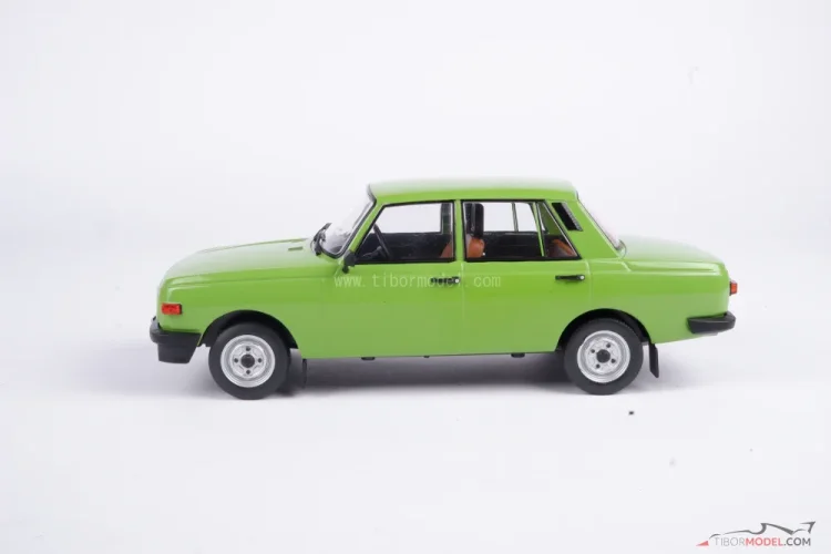 Wartburg 353 (1985) zöld, 1:18 MCG