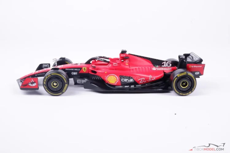 Ferrari SF-23 - Charles Leclerc (2023), s figúrkou, 1:24 Bburago