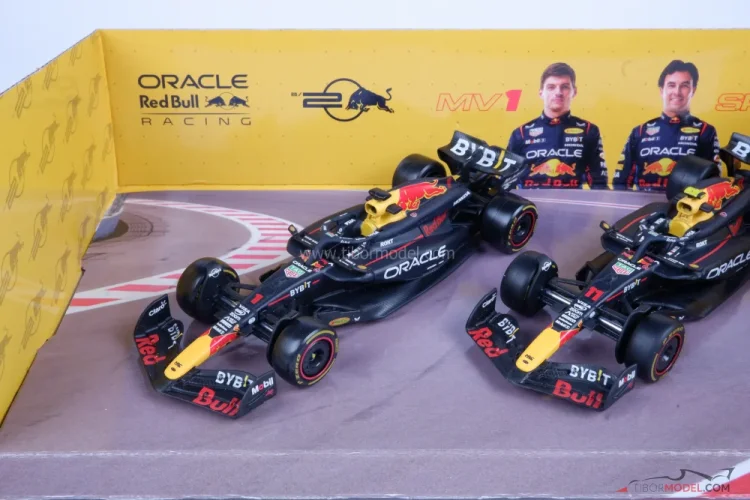Red Bull RB20 Verstappen + Perez (2024), duplacsomagolás, 1:43 BBurago Red Bull RB20 Verstappen + Perez (2024), duplacsomagolás, 1:43 BBurago