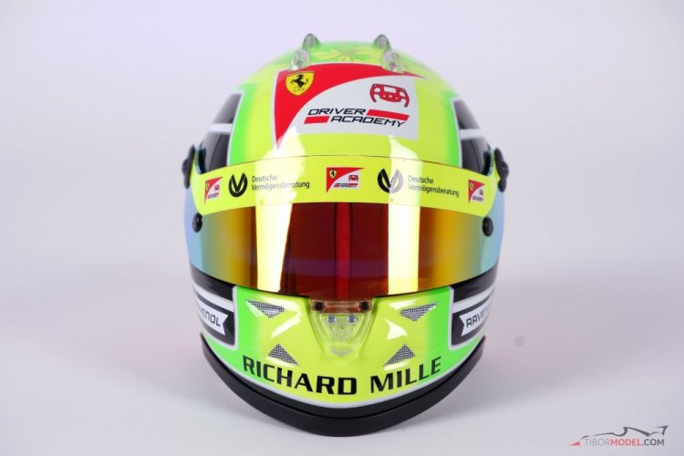 Mick Schumacher 2020 F2 Bajnok, 1:2 Schuberth