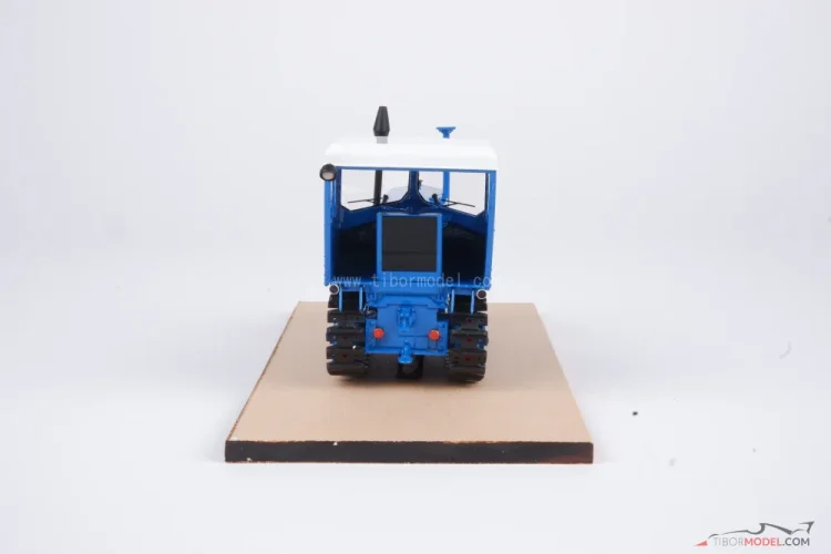 IFA KS07/60 traktor, modrý, 1:32 Schuco