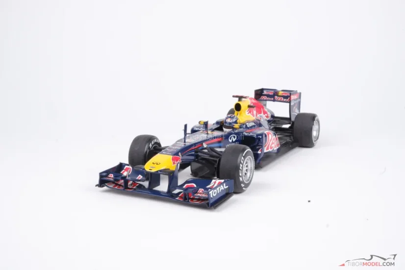 Red Bull RB7 - Sebastian Vettel (2011), Majster sveta, 1:18 Minichamps