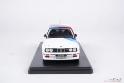 BMW M3 E30 (1989) bílé, 1:24 Whitebox