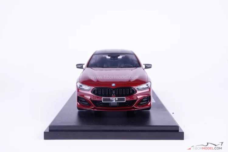BMW 850i xDrive M Performance (2023) červené, 1:18 GT Spirit