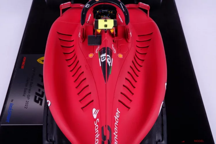 Ferrari F1-75 - C. Sainz (2022), VC Bahrajnu, 1:18 Looksmart