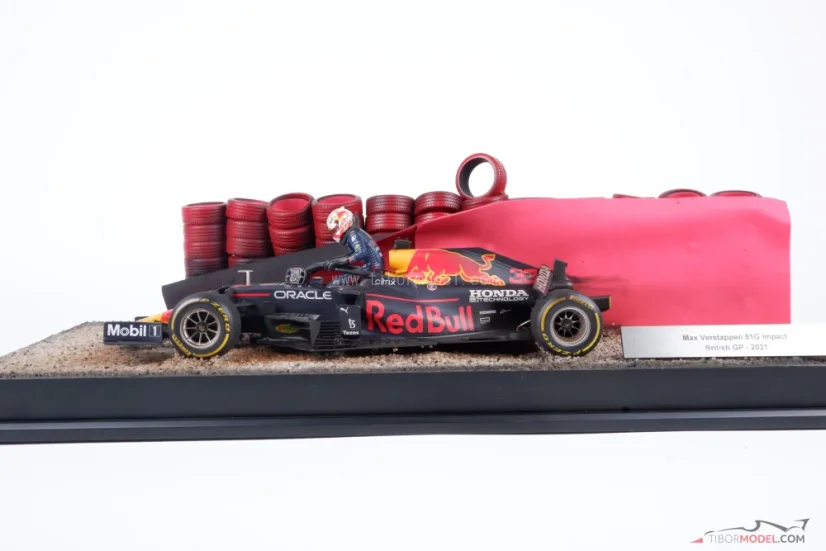Diorama Red Bull RB16b - Max Verstappen nehoda 2021 Silverstone, 1:18