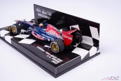 Toro Rosso STR8 - J. E. Vergne (2013), 1:43 Minichamps