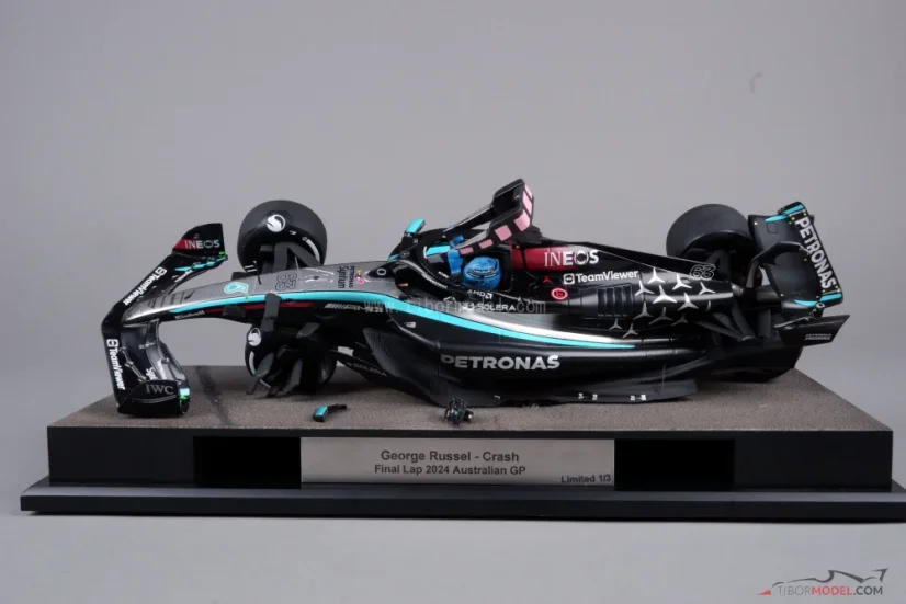 Diorama Mercedes W15 - George Russell nehoda 2024 Austrálie, 1:18