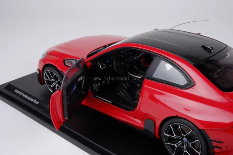 BMW M2 (2024) piros, 1:18 Solido