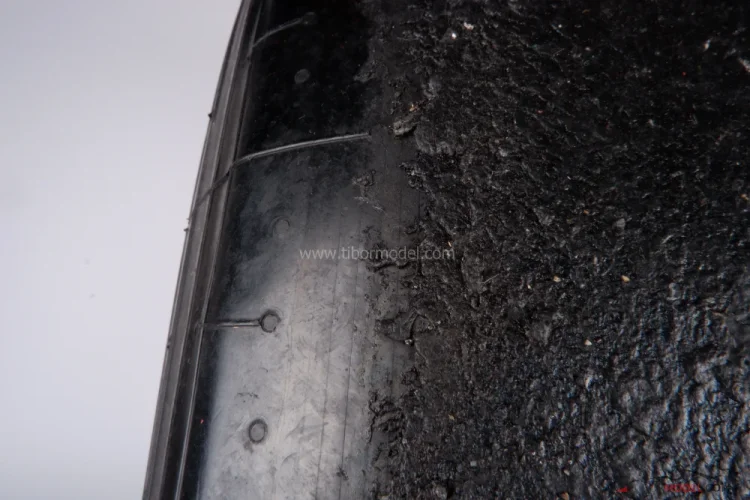 Pirelli PZero Medium left rear tyre (2016)