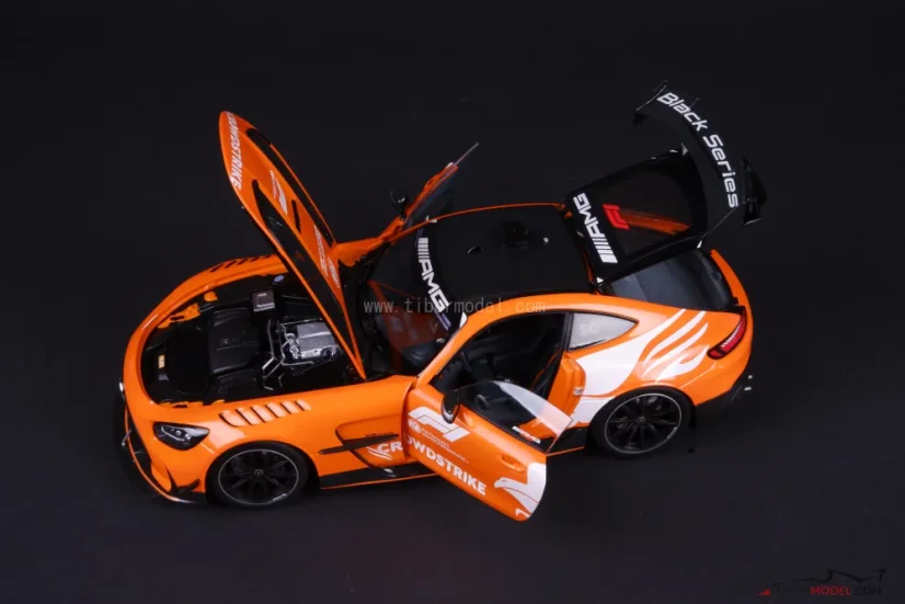 Safety Car Mercedes AMG GT (2025) Brit Nagydíj, 1:18 Minichamps